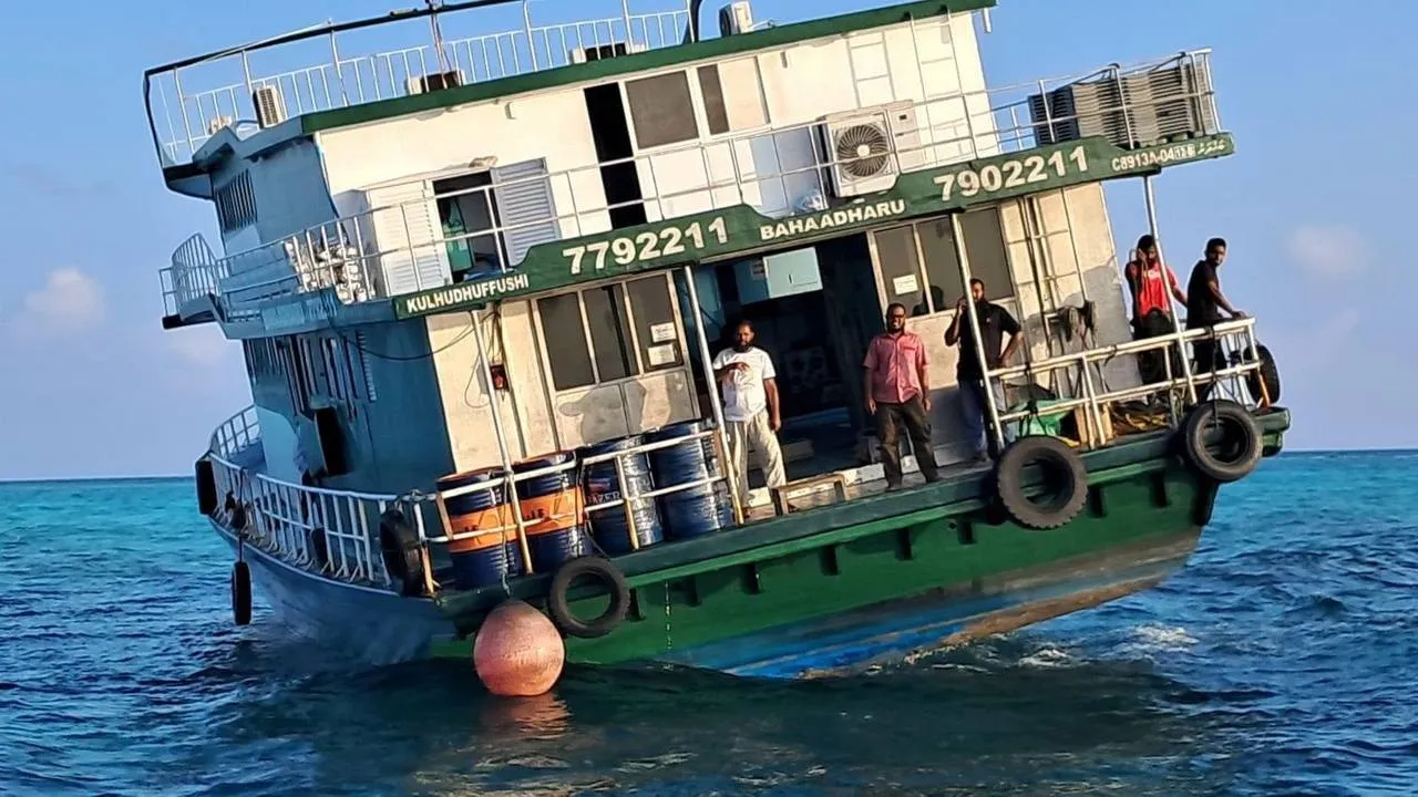 ކުޅުދުއްފުށީ "ބަހާދަރު" ބޯޓް ފަރަށް އަރައިފި