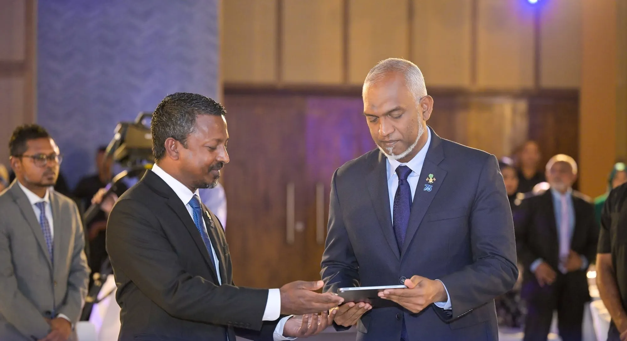 ރަސްމާލޭގެ ބިން ޔޫއޭއީގެ އީގަލް ހިލްސްއަށްދޭން ސަރުކާރުން ބޭނުންވާ ޤާނޫނުތައް އަދި ވުޖޫދުގައިވެސް ނެތްކަމުގައި ބަންޑާރަ ނައިބު ވިދާޅުވެއްޖެ