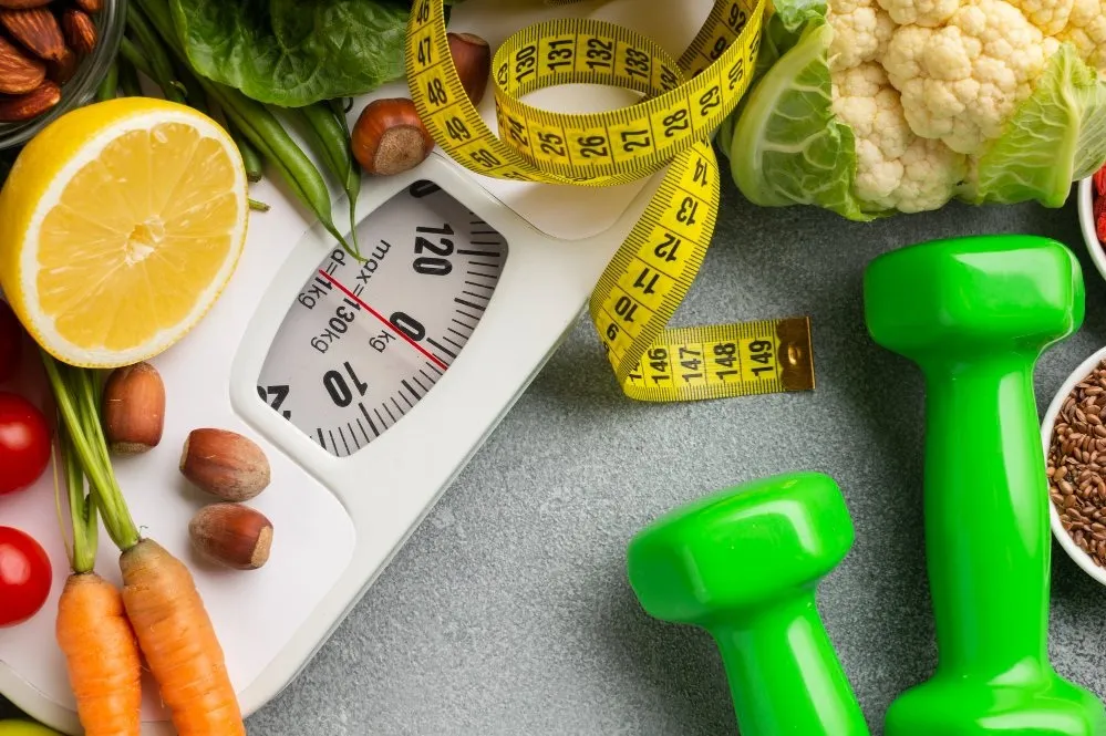 ހަރުކަށި ޑައެޓެއް ފޮލޯ ކުރުމުގެ ބަދަލުގައި ކޮންމެ ދުވަހެއްގެ ކެއުންބުއިމާއި ދިރިއުޅުމުގެ ކުދިކުދި އާދަތައް ބަދަލުކޮށްގެން ބަރުދަން ލުއި ކުރެވިދާނެ ކަމަށް ބުނޭ --