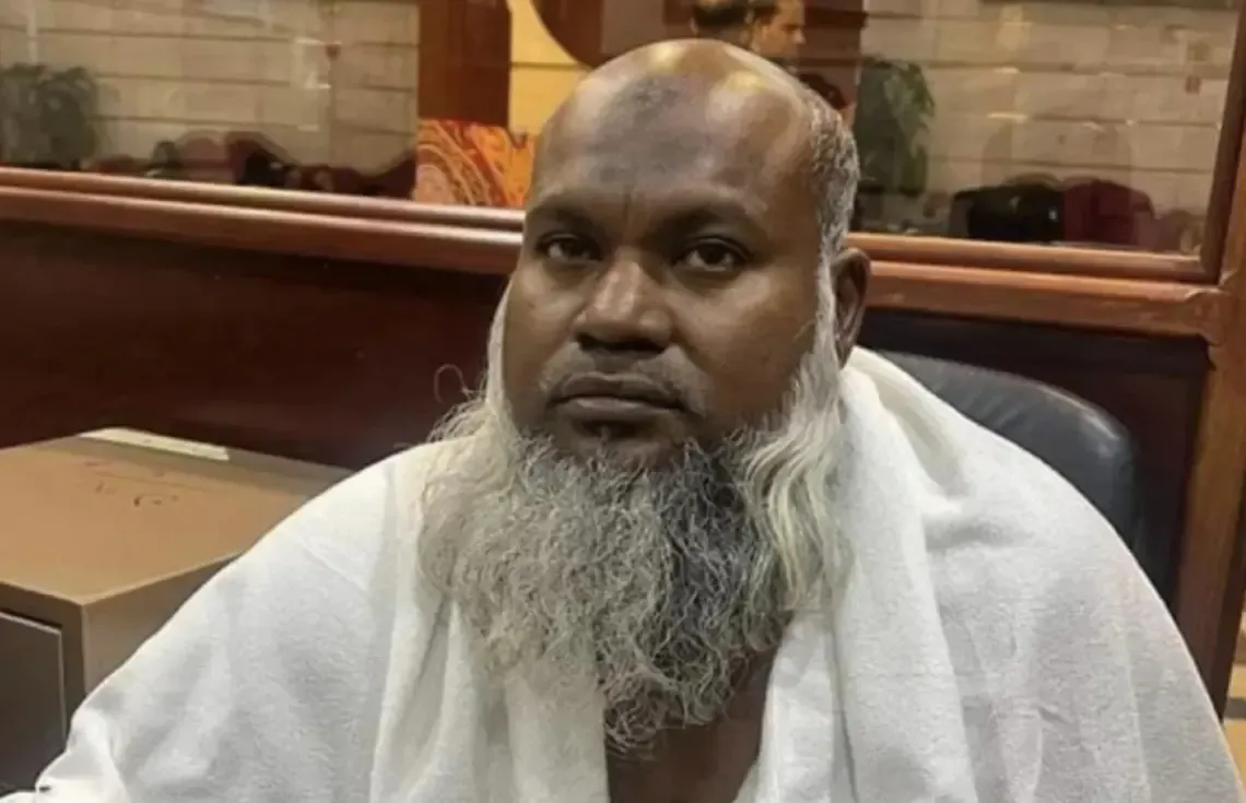 ޢުމްރާވެރިންނަށް ލަނޑުދިން މަޝްއަރު ޖަމާއަތުގެ ވެރިޔާ ފާރިޝް، ތިން އަހަރަށް ޖަލަށްލާން ޙުކުމްކޮށްފި