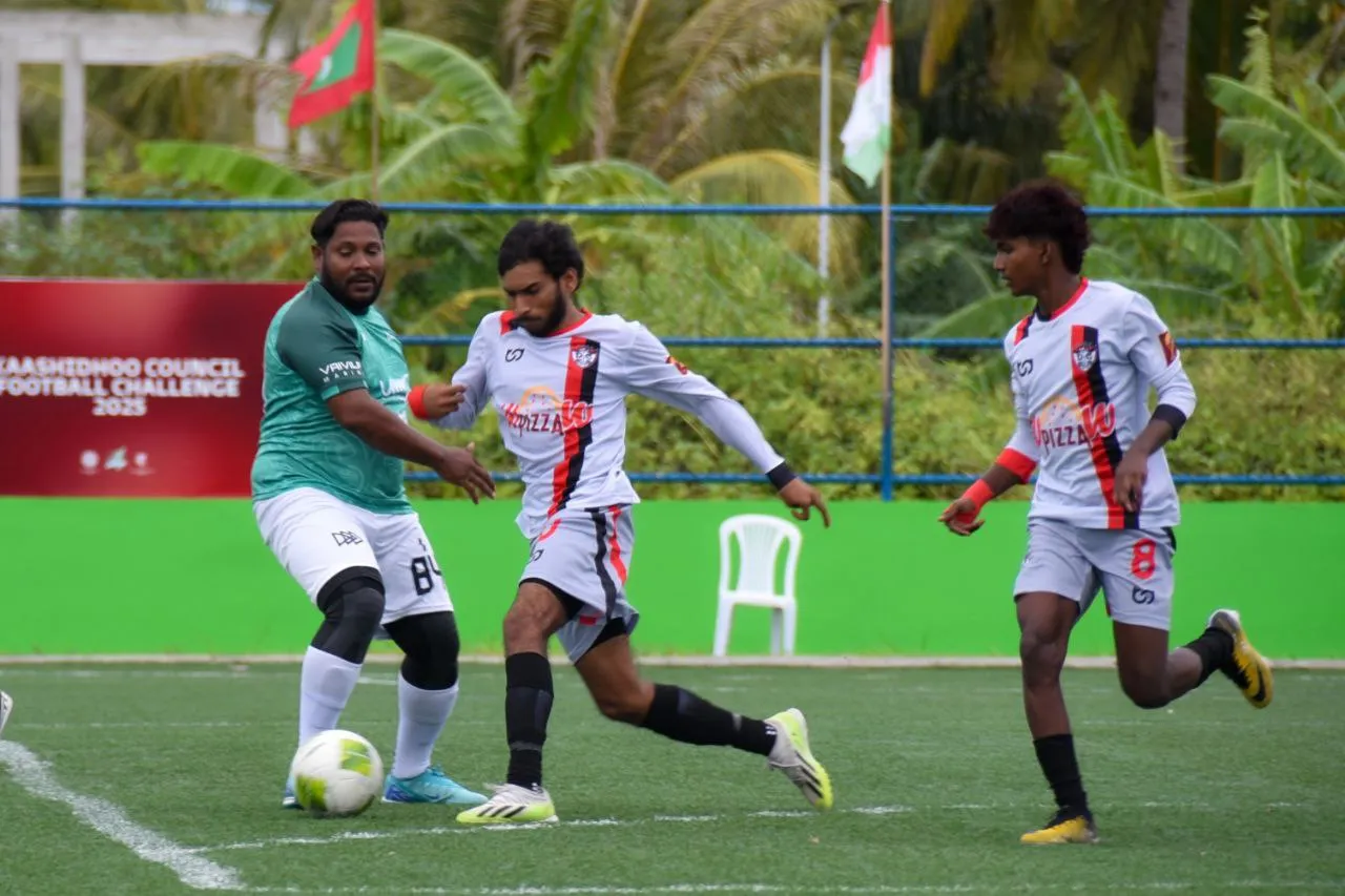 ޑީސީ އާއި ޑީޖީޑީ ވާދަކުރި މެޗުގެ ތެރެއިން... ފޮޓޯ: މާންގްރަފީ