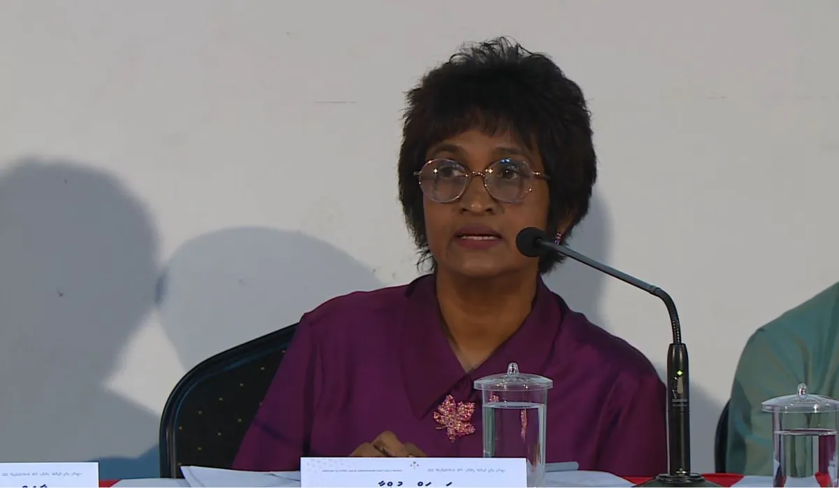 މިއަދުގެ ނޫސްވެރިންގެ ބައްދަލުވުމުގައި ނޫސްވެރިންގެ ސުވާލު ތަކަށް ޒުލްފާ ޖަވާބު ދެއްވަނީ-- ފޮޓޯ/ ރާއްޖެ އެމްވީ
