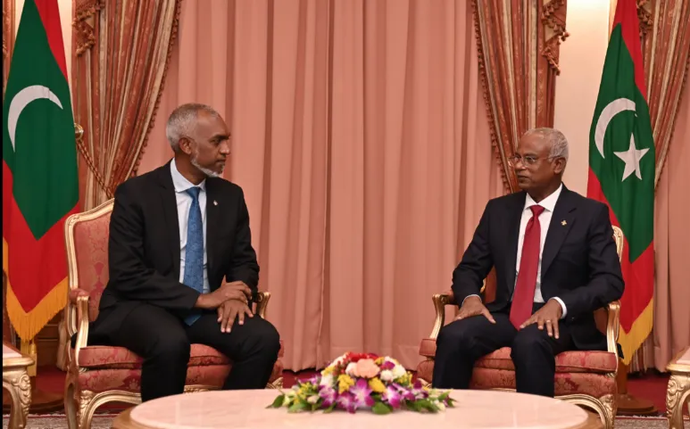 ރައީސް ޞާލިހް، ރައީސް ޑރ. މުހައްމަދު މުއިއްޒުއާއިއެކު: ފޮޓޯ/ ރައީސް އޮފީސް