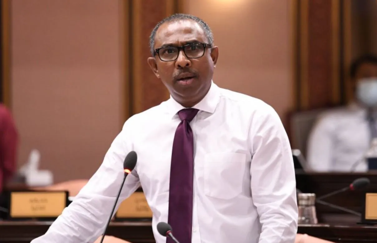 މަޖިލީހުގައި އެމްޑީޕީގެ މެމްބަރުން ހަމައެކަނި ކުރިހާކަމަކީ ރައީސަށް ސަނާކިޔުން: އާޒިމް