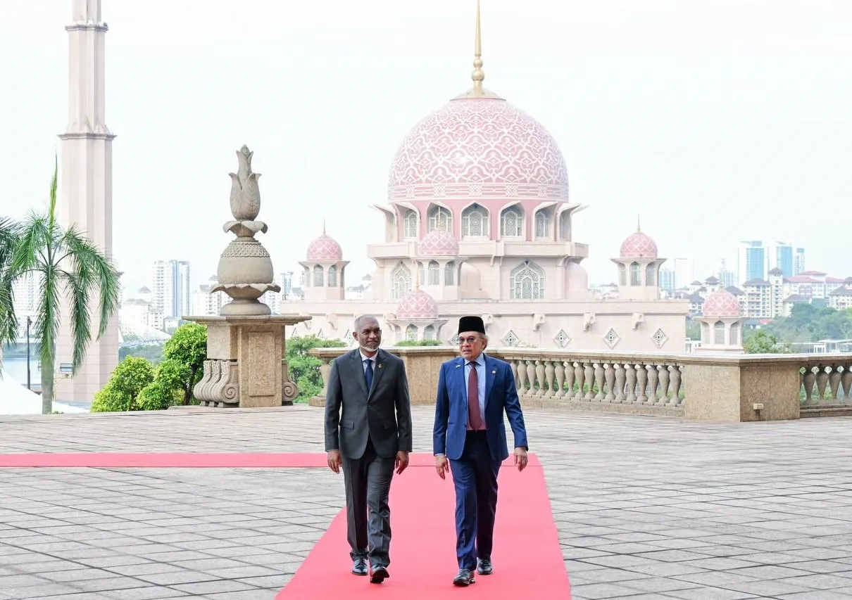 President Dr. Muizzu and Malaysian Prime Minister Anwar Ibrahim (Photo/President's Office)