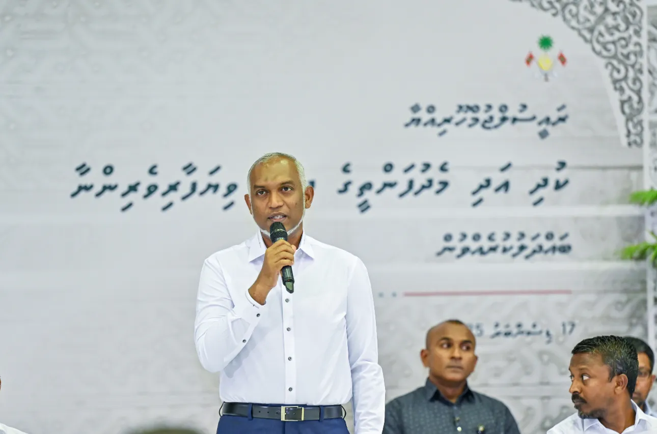 ރައީސް މުޢިއްޒު ކުދި އަދި މެދުފަންތީގެ ވިޔަފާރިވެރިންނާ ބައްދަލުކުރެއްވުން: ފޮޓޯ/ ރައީސް އޮފީސް