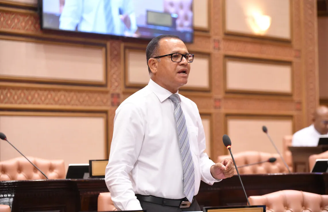 އެމްޑީޕީން ޖުޑިޝަރީ އިސްލާހުކުރާ ވާހަކަ މިހާރު ދައްކަނީ ކަނޑައެޅިގެން ޖެއްސުމަށް: އާދަމް ޝަރީފް