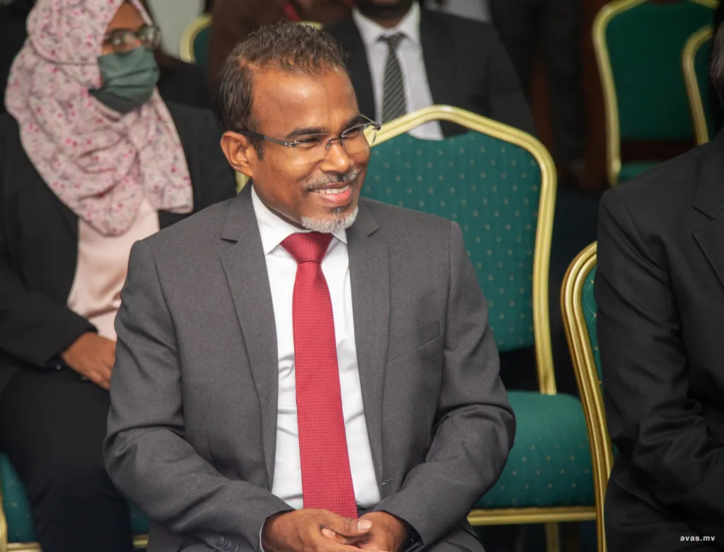 ކަނޑުވިއްކާލި ކަމަށްބުނާ މައްސަލާގައި ޖަވާބުދާރީވާން ރިފްއަތު މަޖިލީހަށް ހާޒިރު ނުވި!