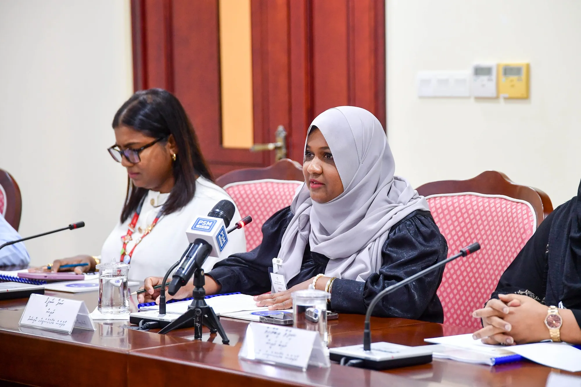 މީޑިއާބިލް އެކުލަވާލާފައި އޮތީ ދިރާސާނުކޮށް، ބޮޑެތި ކަންބޮޑުވުން އެބަހުރި: ބްރޯޑްކޮމް