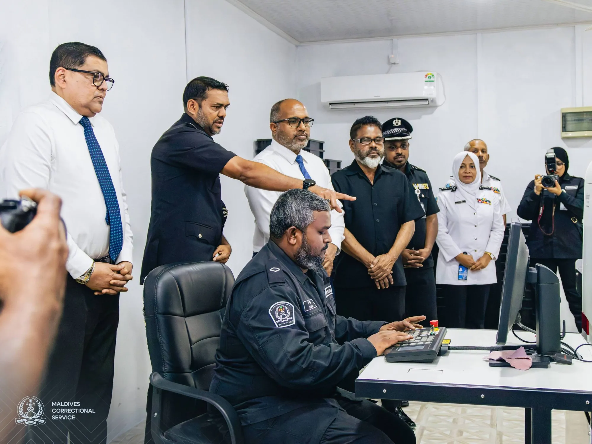 އެމްއޭސީއެލުން ހަދިޔާކުރި ބެގެޖް ސްކްރީނިން މެޝިން، މާފުށީ ޖަލުގައި ބަހައްޓައިފި