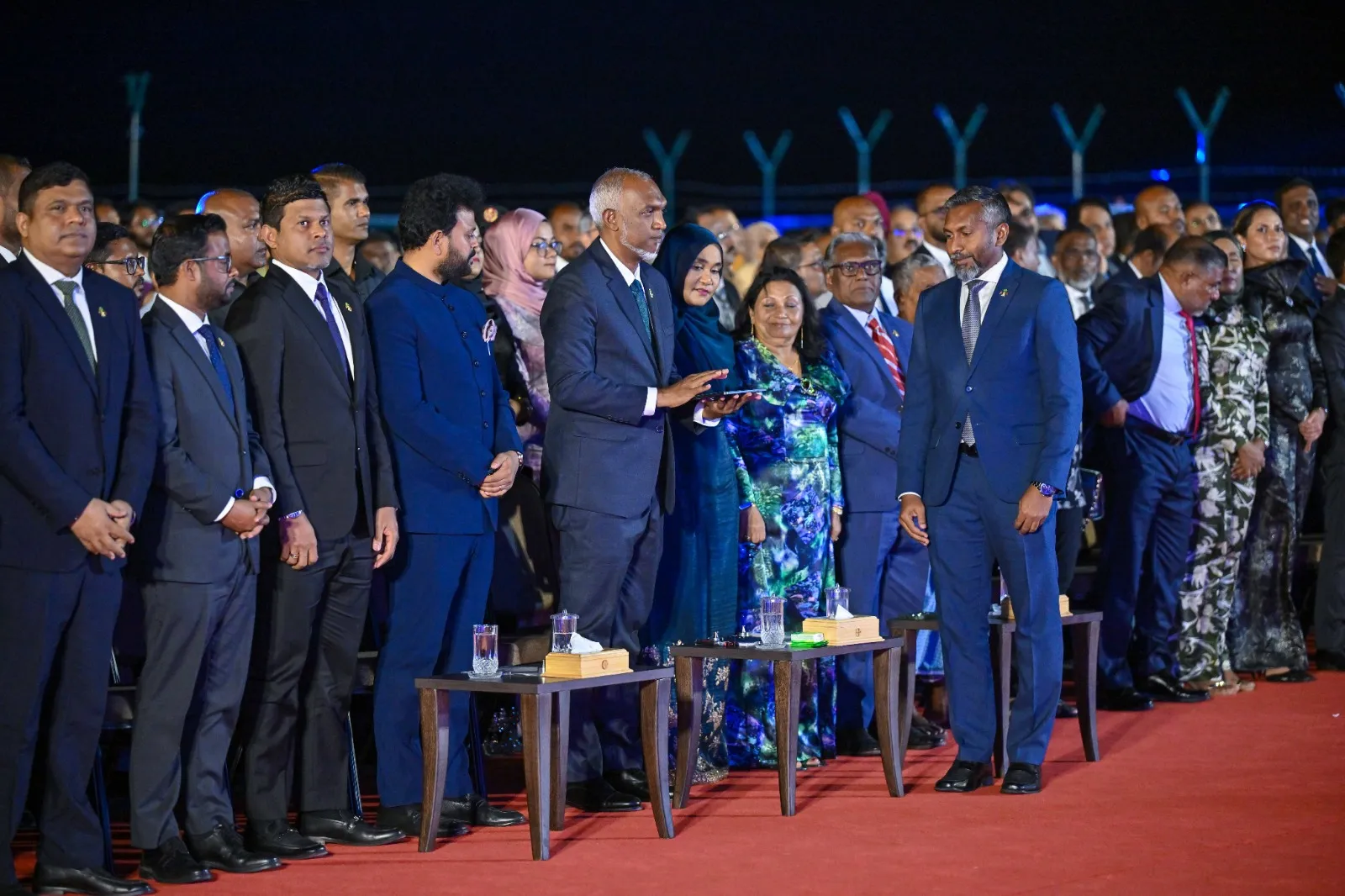 ބީއެމްއެލް އިން ހަނިމާދޫ އެއާޕޯޓްގައި ޑޮލަރު އޭޓިއެމްއަކާއި ޑޮލަރު ދޫކުރާ ކައުންޓަރެއް އިފްތިތާހުކުރުން -- ފޮޓޯ: ބީއެމްއެލް