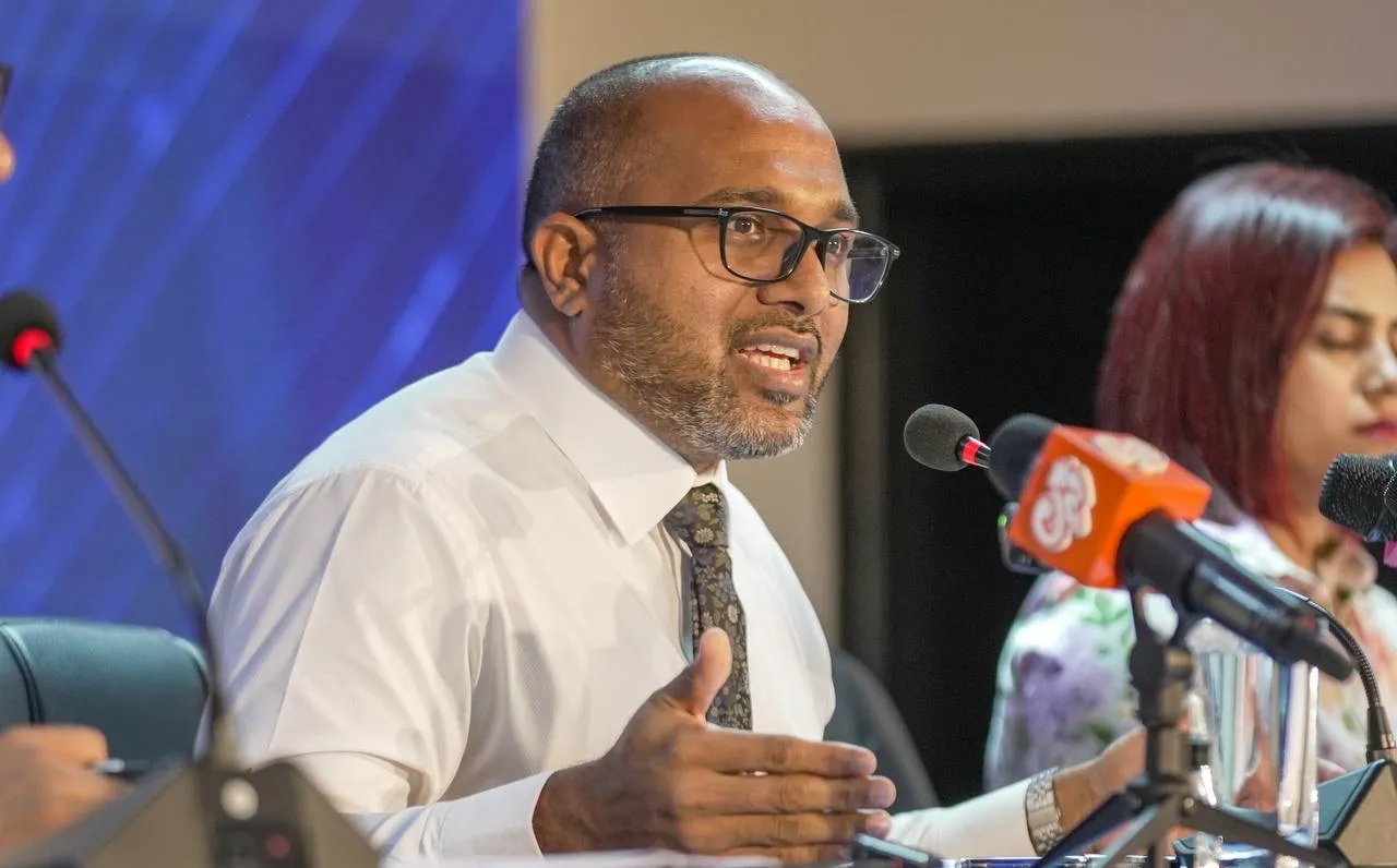 ވަޒީރު އަލީ އިހްސާން:ފޮޓޯ/ ހޯމް މިނިސްޓްރީ