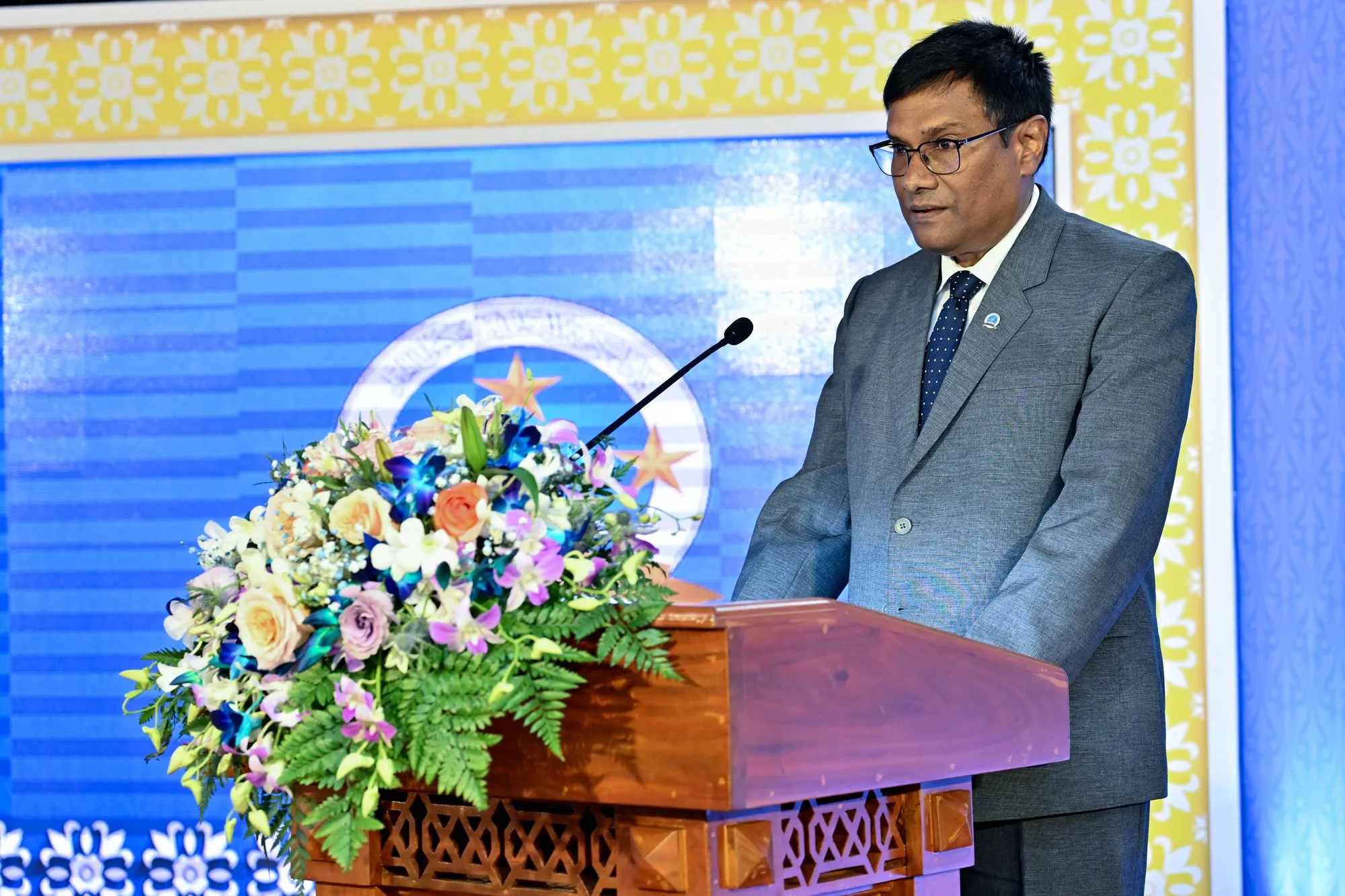 އުއްތަމަ ފަނޑިޔާރު މުއުތަސިމް ރިޓަޔާކުރައްވަން ހުށަހަޅުއްވައިފި