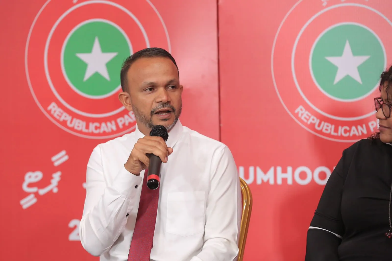 ގާސިމް އަކީ ރަށެއް ޓްރާންސްފޯމްކޮށްފައި ހުރި ބޭފުޅެއް; އެހެންވީމާ ގައުމުވެސް ޓްރާންސްފޯމް ކުރެވޭނެ: އަލީ