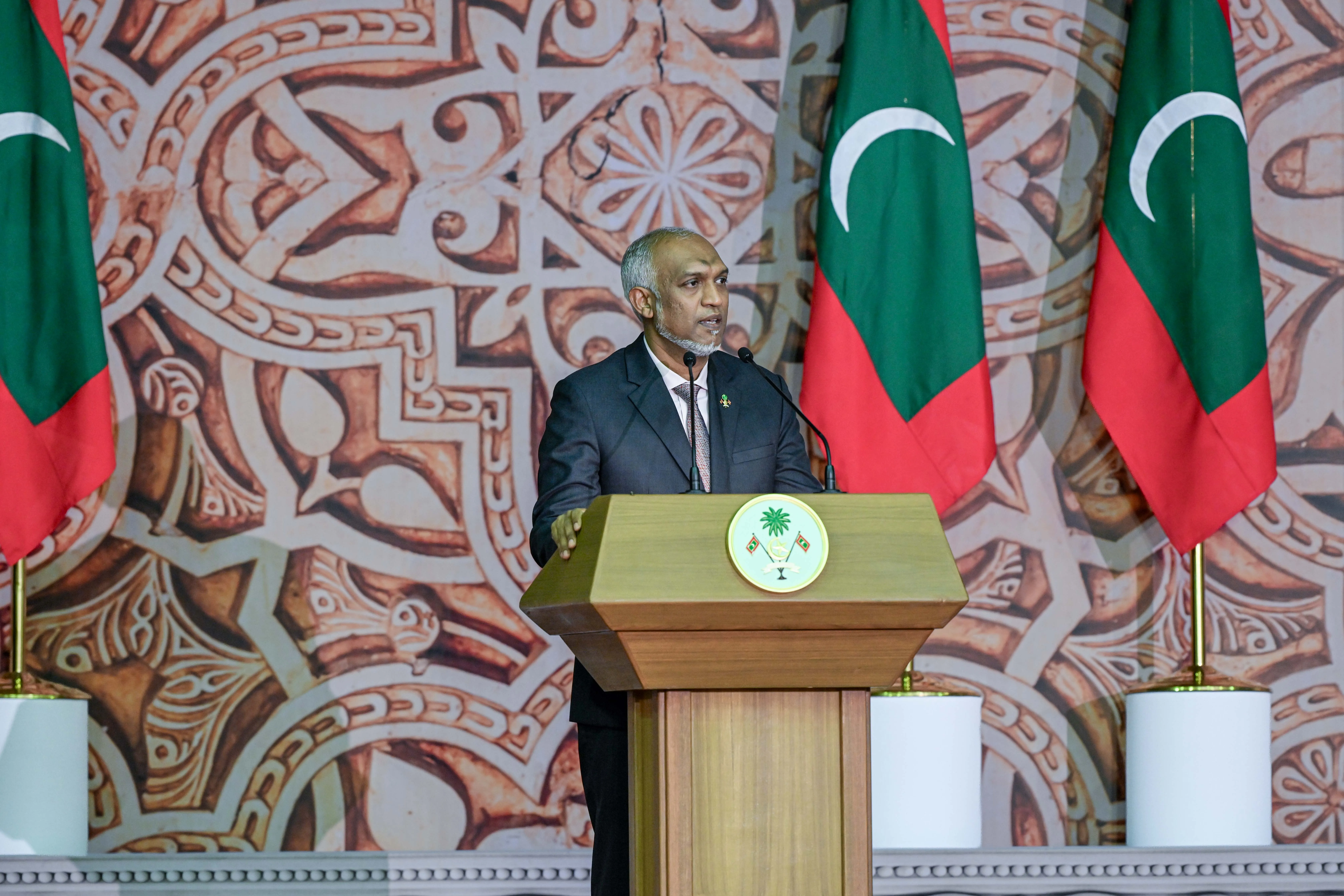 އިންފޮމޭޝަން ކޮމިޝަނަރަކީ، އިދިކޮޅު ފަރާތެއް: ރައީސް ޑރ. މުޙައްމަދު މުޢިއްޒު
