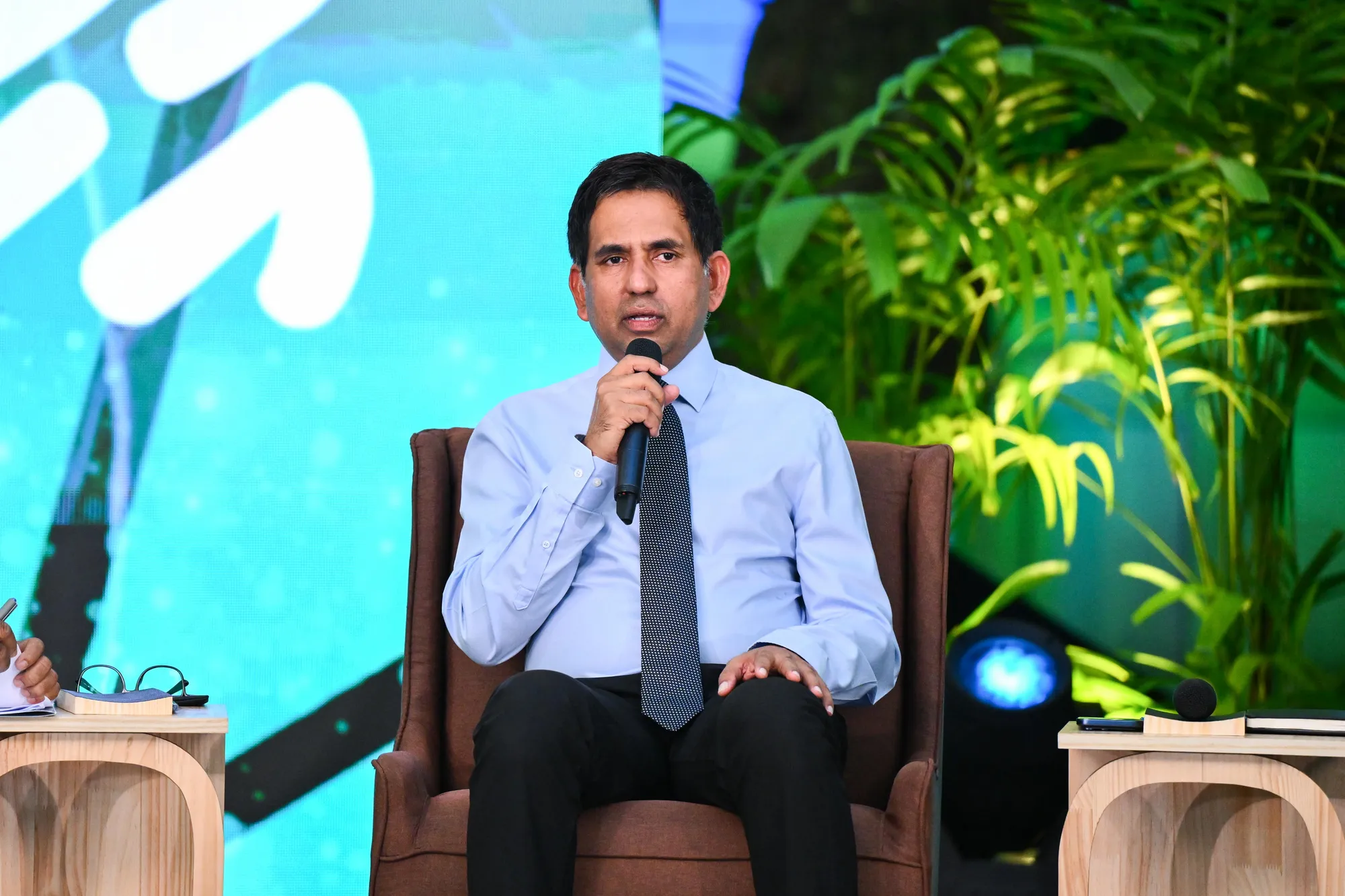 ބާރުބޮޑުވާ ގަޑިތަކުގައި ބޭނުންކުރުމަށާއި ސްކޫލް ކުދިންނަށް ހާއްސަ ބަސްތަކެއް ތައާރަފްކުރުމަށް ދަނީ ތައްޔާރުވަމުން: ސައީދު