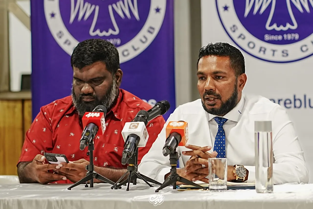 ނިއުރޭޑިއަންޓްގެ އައު މެނޭޖްމަންޓުން ބޭއްވި ނޫސްވެރިންގެ ބައްދަލުވުމުގައި، ނިއުގެ ޗެއާމަން މުބީން ވާހަކަދައްކަވަނީ..