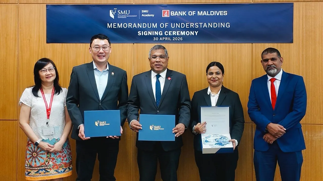 Bank of Maldives signs MoU with Singapore Management University to boost leadership development