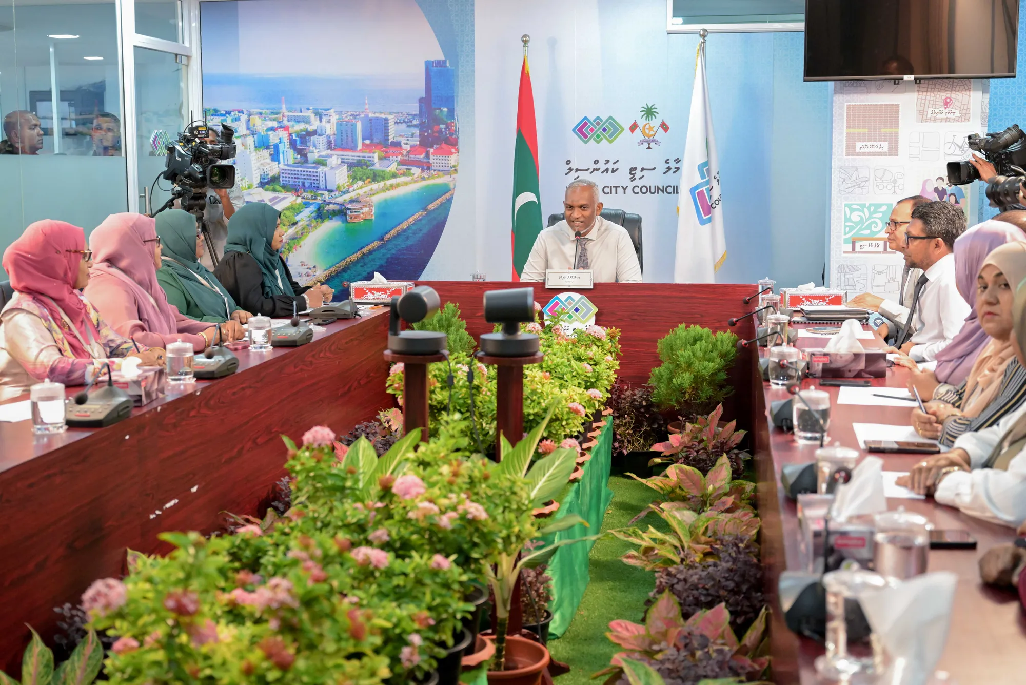ރައީސް ޑރ.މުޙައްމަދު މުޢިއްޒު-- ފޮޓޯ: ރައީސް އޮފީސް