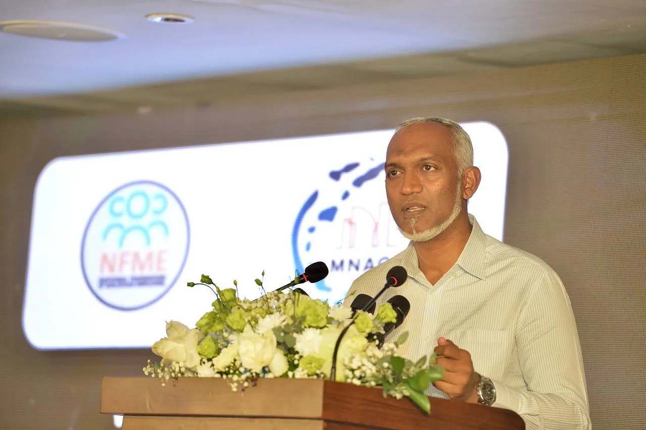 އިޤްތިޞާދު ކޮޅަށްޖެހުމަށް އެއާޕޯޓު މަޝްރޫއު އަވަހަށް ނިންމަން ޖެހޭ: ޑރ މުއިއްޒު