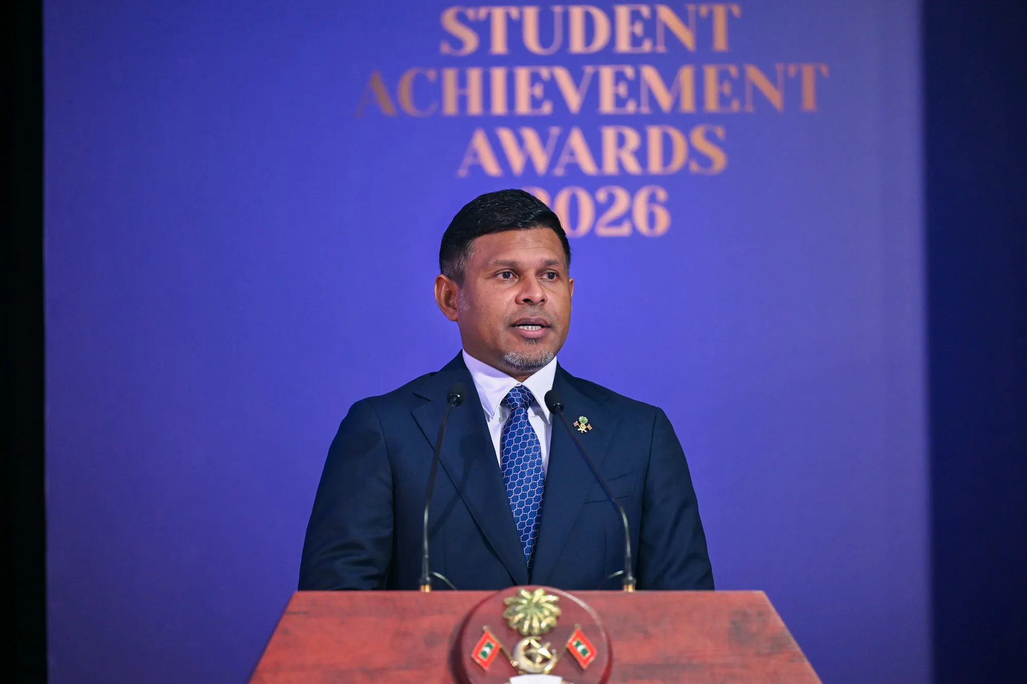 ވިލާ ކޮލެޖުގެ އެވޯޑު ހަފްލާގައި ނައިބު ރައީސް ވާހަކަފުޅު ދައްކަވަނީ -- ފޮޓޯ: ރައީސް އޮފީސް