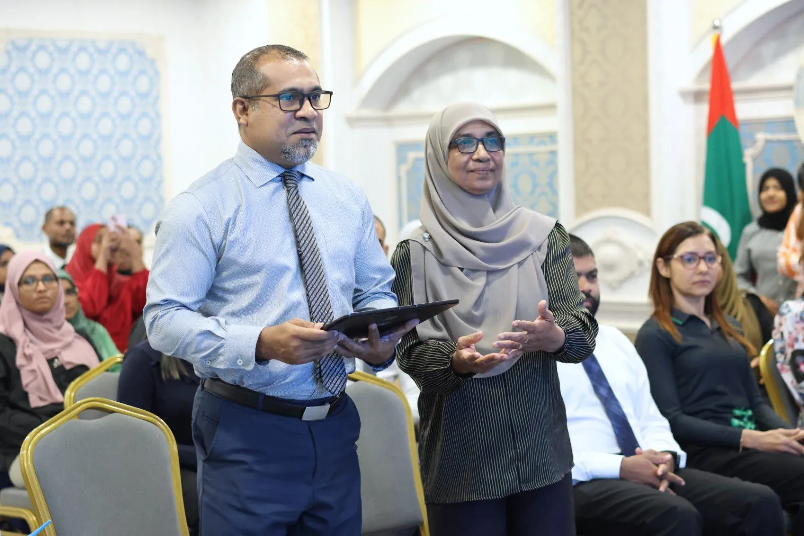ކުއްޖާގެ ފުރަތަމަ 1000ދުވަހަށް އަމާޒުކޮށްގެން ތައްޔާރު ކުރެވިފައިވާ "ތުއްތު ދަރިފުޅުގެ "މިންހެޔޮ ކާނާ ފޮތް" ލޯންޗްކުރުން: ފޮޓޯ/ މިނިސްޓްރީ