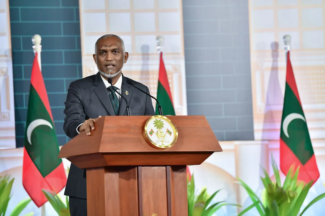 ރައީސް ޑރ.މުއިއްޒު ޖުމްހޫރީ ދުވަހުގެ ރަސްމީ ޖަލްސާގައި ވާހަކަފުޅުދައްކަވަނީ.. ފޮޓޯ/ރައީސް އޮފީސް