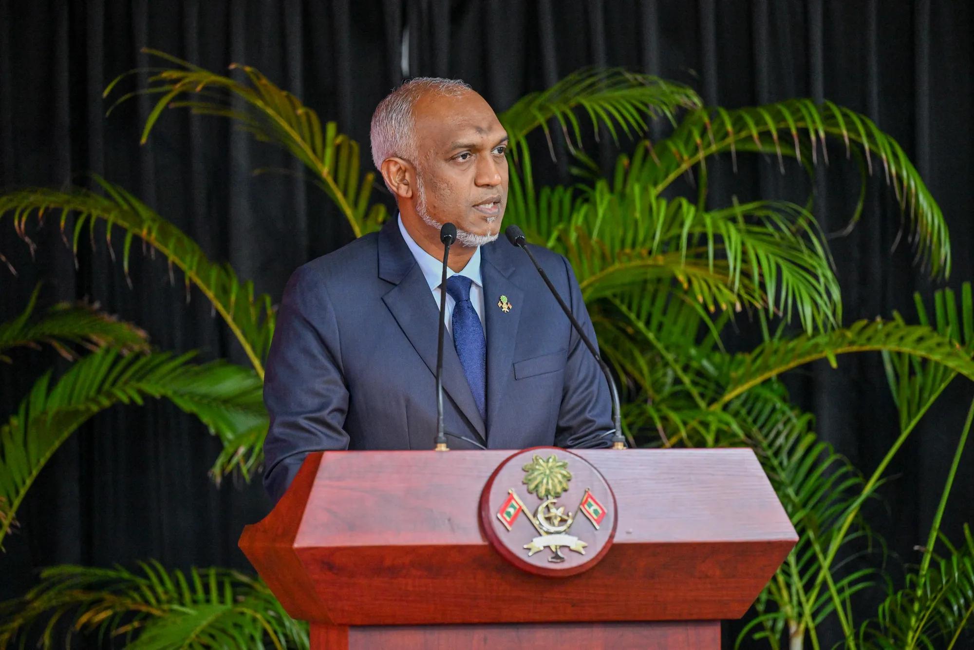ދިވެހިރާއްޖޭގެ އިސްލާމީ ޝަޚްޞިއްޔަތު ދަމަހައްޓައި، މުސްތަޤުބަލުގައި ޤައުމުގެ ފިކުރީ ސިކުނޑި ބައްޓަންކުރުމުގައި ޒުވާން ޚަޠީބުން ޢަމަލީ ގޮތުން ނަމޫނާ ދެއްކުމަށް ރައީސުލްޖުމްހޫރިއްޔާ އިލްތިމާސް ކުރައްވައިފި