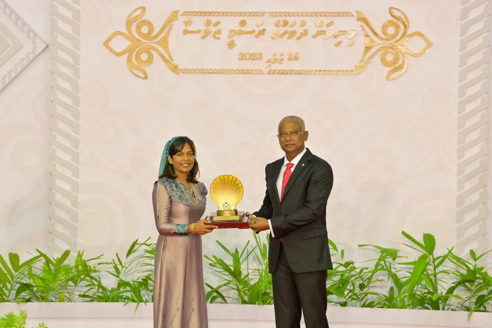 ދިވެހި ދައުލަތަށް ޚިދުމަތް ކުރުމުގެ އިނާމު 138 ބޭފުޅަކަށް ދެއްވުމަށް ނިންމަވައިފި