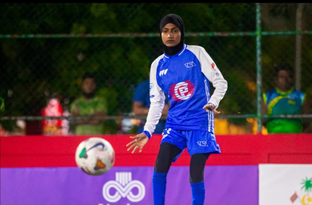 ވިލާ ކޮލެޖާއި އެފްއެޗްއެސް ވާދަކުރި މެޗުގެ ތެރެއިން... ފޮޓޯ: އެމްއެންޔޫއެސްޔޫ