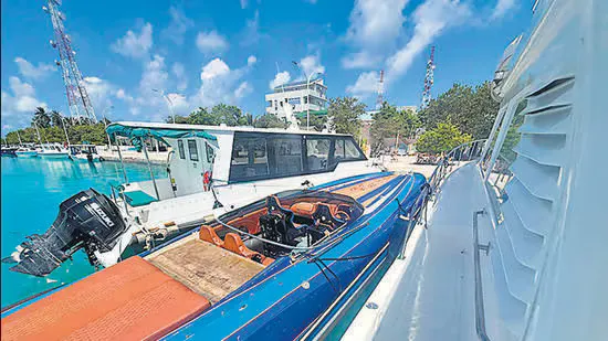 ބަންޑުން ޖަހާލި ސްޕޯޓްސް ލޯންޗު -