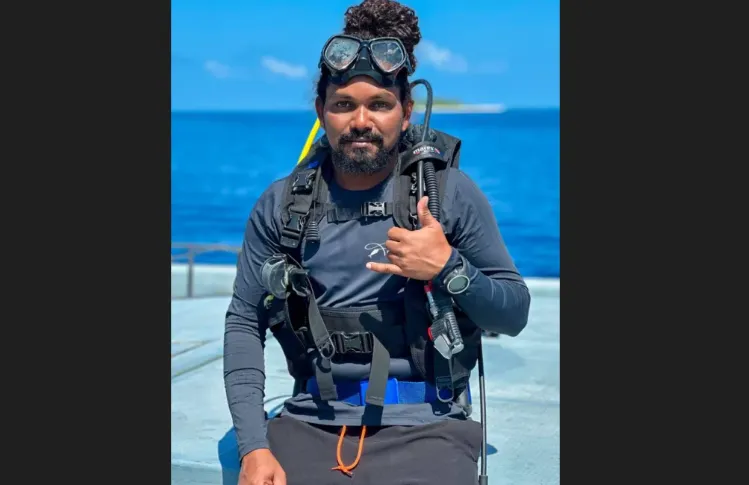 އާދަމް ރަޝީދު:  -- ފޮޓޯ: އާދަމް