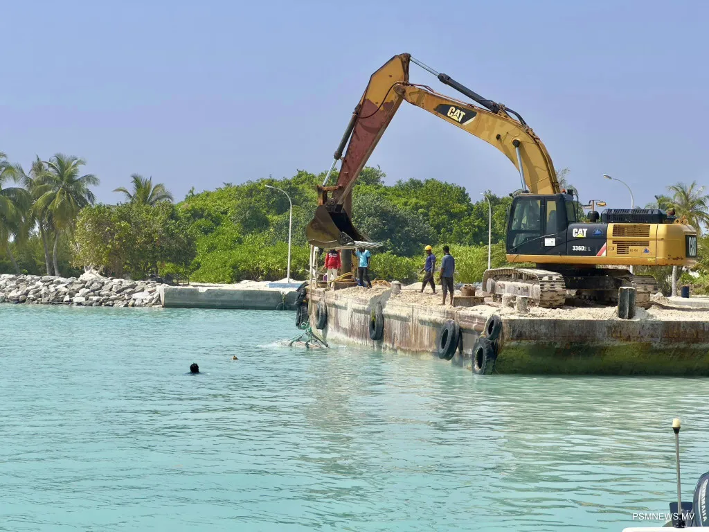 ނޫމަރާ ބަނދަރު ތަރައްގީކުރުމުގެ މަސައްކަތުގެ ތެރެއިން: ފޮޓޯ/ އެމް.ޓީ.ސީ.ސީ