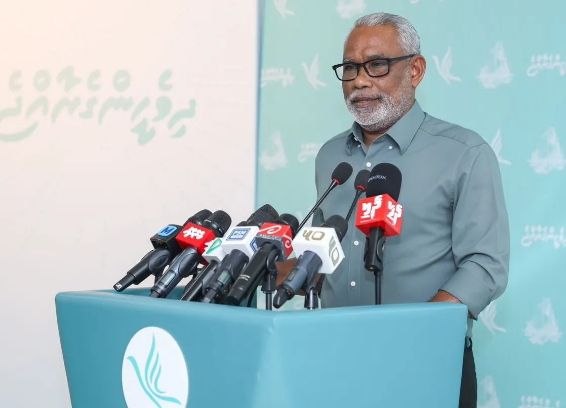 ޕީއެންސީގެ ޗެއަރޕާސަން ޢަބްދުއްރަޙީމް ޢަބްދުﷲ، ނޫސްވެރިންނަށް މައުލޫމާތުދެއްވަނީ..
