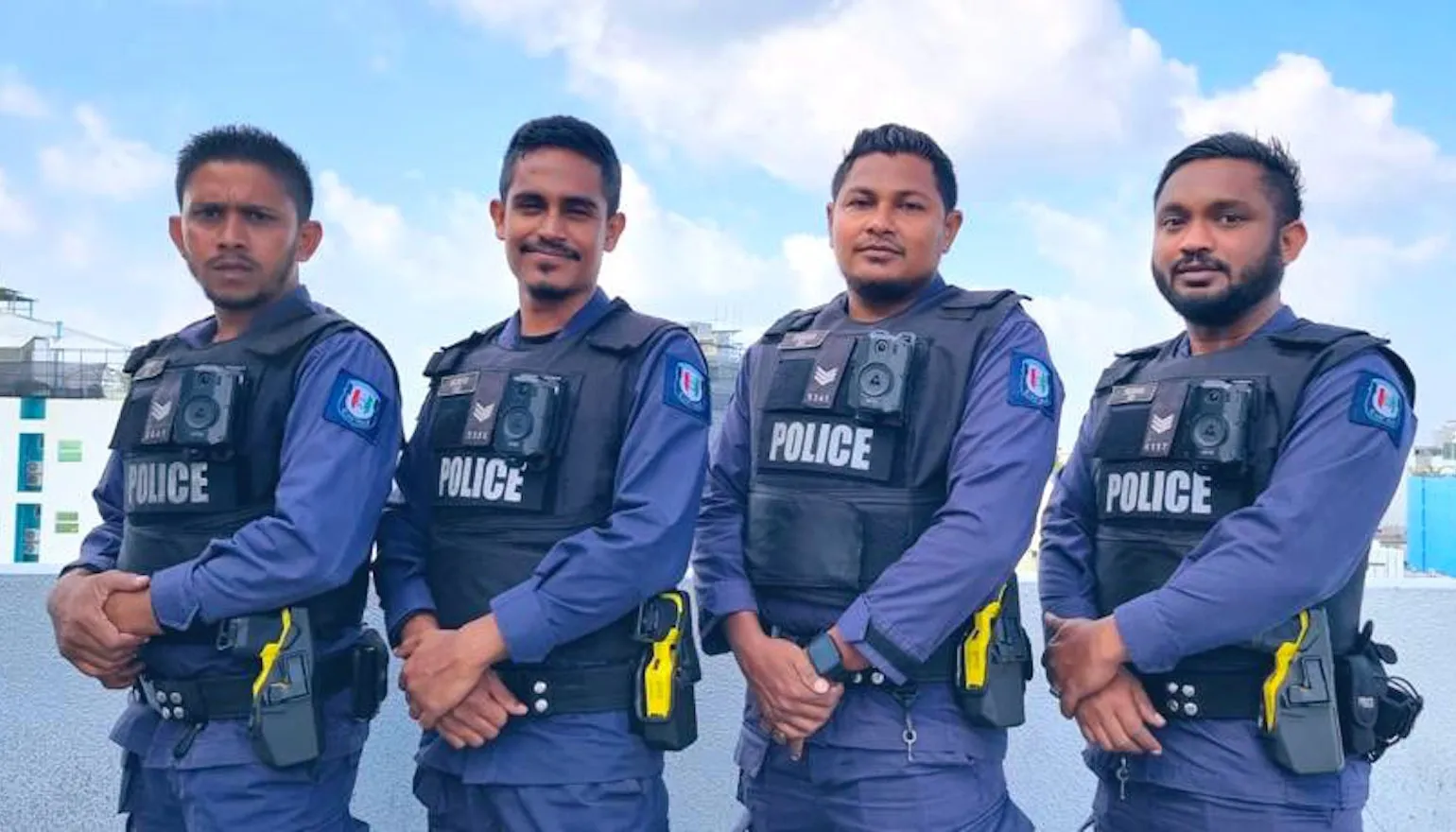 ދިވެހި ފުލުހުން މިހާރު ބޭނުންކުރާ ޒަމާނީ ވަސީލަތްތަކުގެ ތެރޭގައި ބޮޑީވޯން ކެމެރާ އާއި ޓޭޒަރ ގަން ހިމެނޭ -