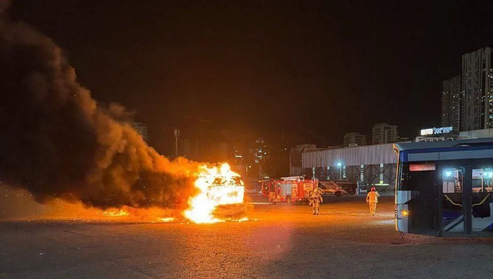 ތެލް އަވީވް ކައިރީ ބަހެއް ގޮއްވާލާފައި.. ފޮޓޯ: އީރާން އޮބްޒާވާ