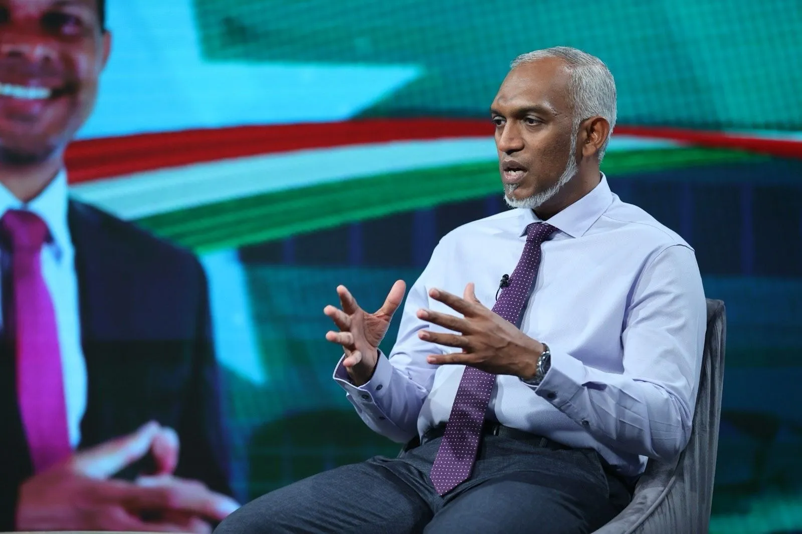 މިނިސްޓްރީތައް ގިނަވިޔަސް ސިޔާސީ މުވައްޒަފުން މަދުވެފައި ޚަރަދު ކުޑަވާނެ: ޑރ މުއިއްޒު