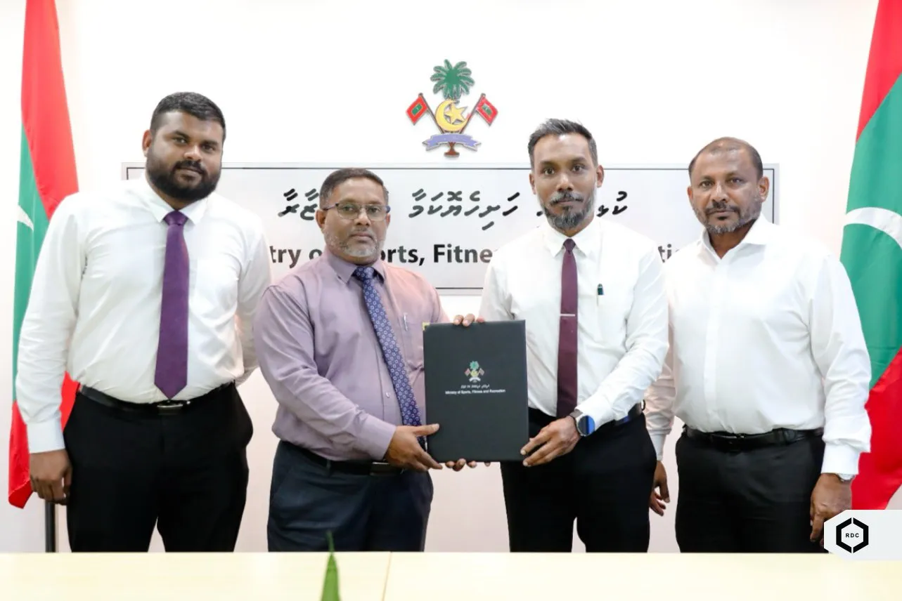 4 ރަށުގެ އައުޓްޑޯ ޖިމް ހެދުމުގެ މަސައްކަތް އާރުދީސީއާ ހަވާލުކުރުމުގެ ތެރެއިން..