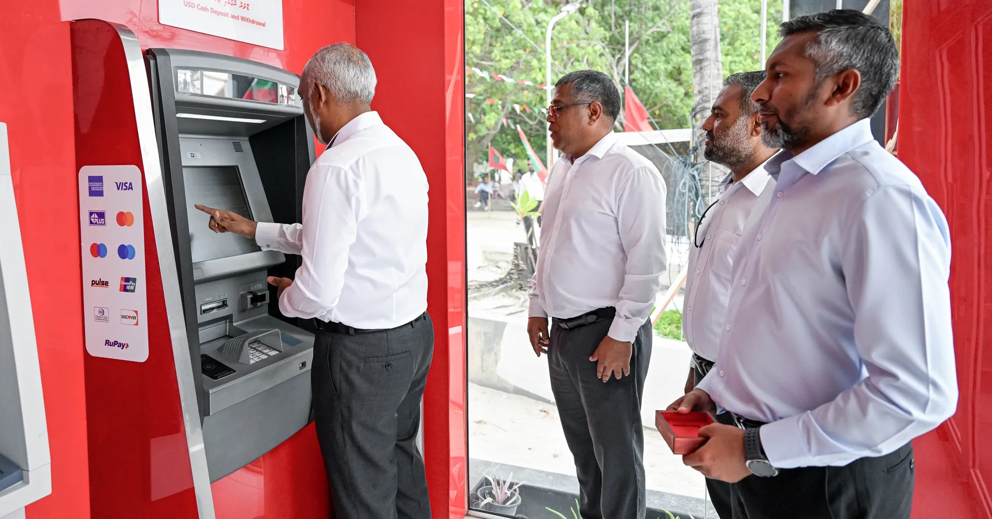 ބޭންކް އޮފް މޯލްޑިވްސްއިން އއ. ތޮއްޑޫގައި ޔޫއެސް ޑޮލަރު އޭޓީއެމް ޚިދުމަތް ފަށައިފި