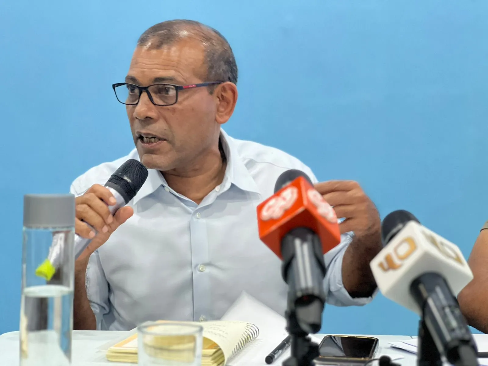 ބޭނުން ނުކޮށް ނުކޮށް ގޮސް މަގު ހަލާކުވެފަ އޮތް ރަށްތަކަށް ދެވިއްޖެ: ރައީސް ނަޝީދު