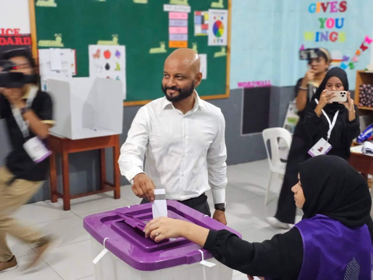 ކޯލިޝަން ހެދުމަށް ފާރިސްގެ ހުރި ހުށައެޅުންތައް ޢާންމުކޮށްފި