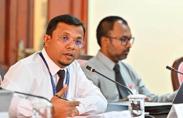 ފްރީޒޯންގެ ސީއީއޯގެ މަގާމަށް ކުރީގެ ފިނޭންސް މިނިސްޓަރ ޝަފީގު