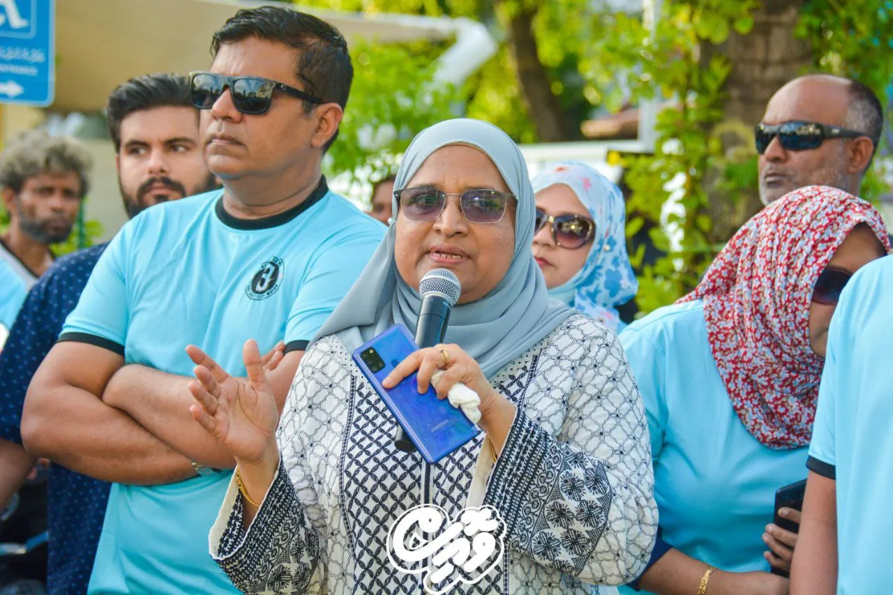 ރައީސް މުޢިއްޒުއާ އެއްވަރަށް ބަހުގެއިތުބާރު ހިފޭ ވަރުގެ ރައީސަކާ އެކު އަދި މަސައްކަތެއް ނުކުރަން: ޢާޒިމާ