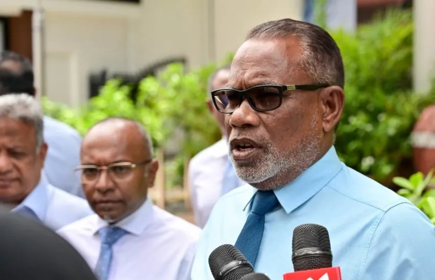 ޑިމޮކްރެޓްސްއިން މަޝްވަރާ ދިނީ ޤައުމީ އެއްބައިވަންތަކަމުގެ ސަރުކާރެއް އުފެއްދުމަށް: އަބްދުއްރަހީމް