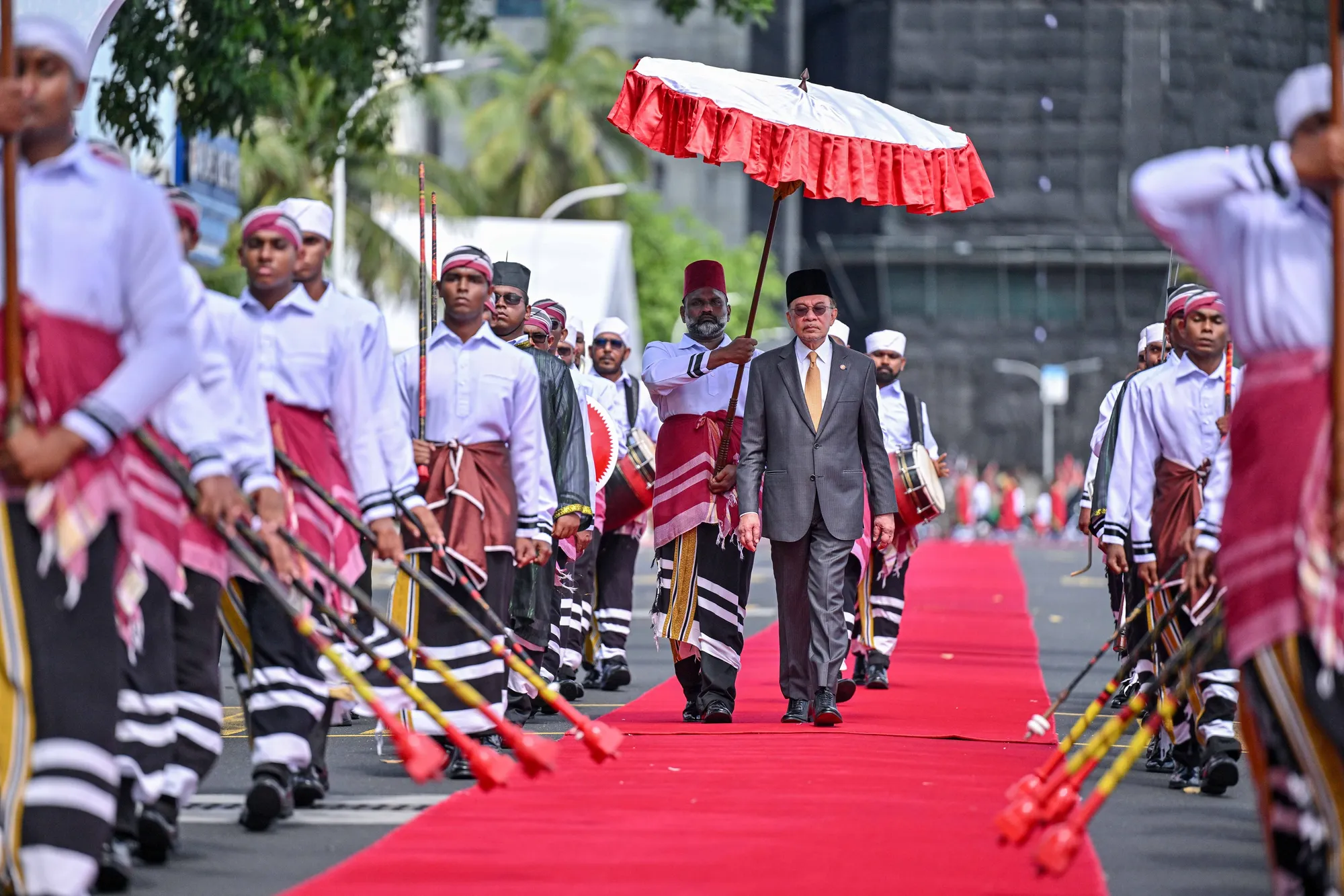 މެލޭޝިއާގެ ބޮޑު ވަޒީރަށް ރަސްމީ މަރުޚަބާ ދަންނަވައިފި