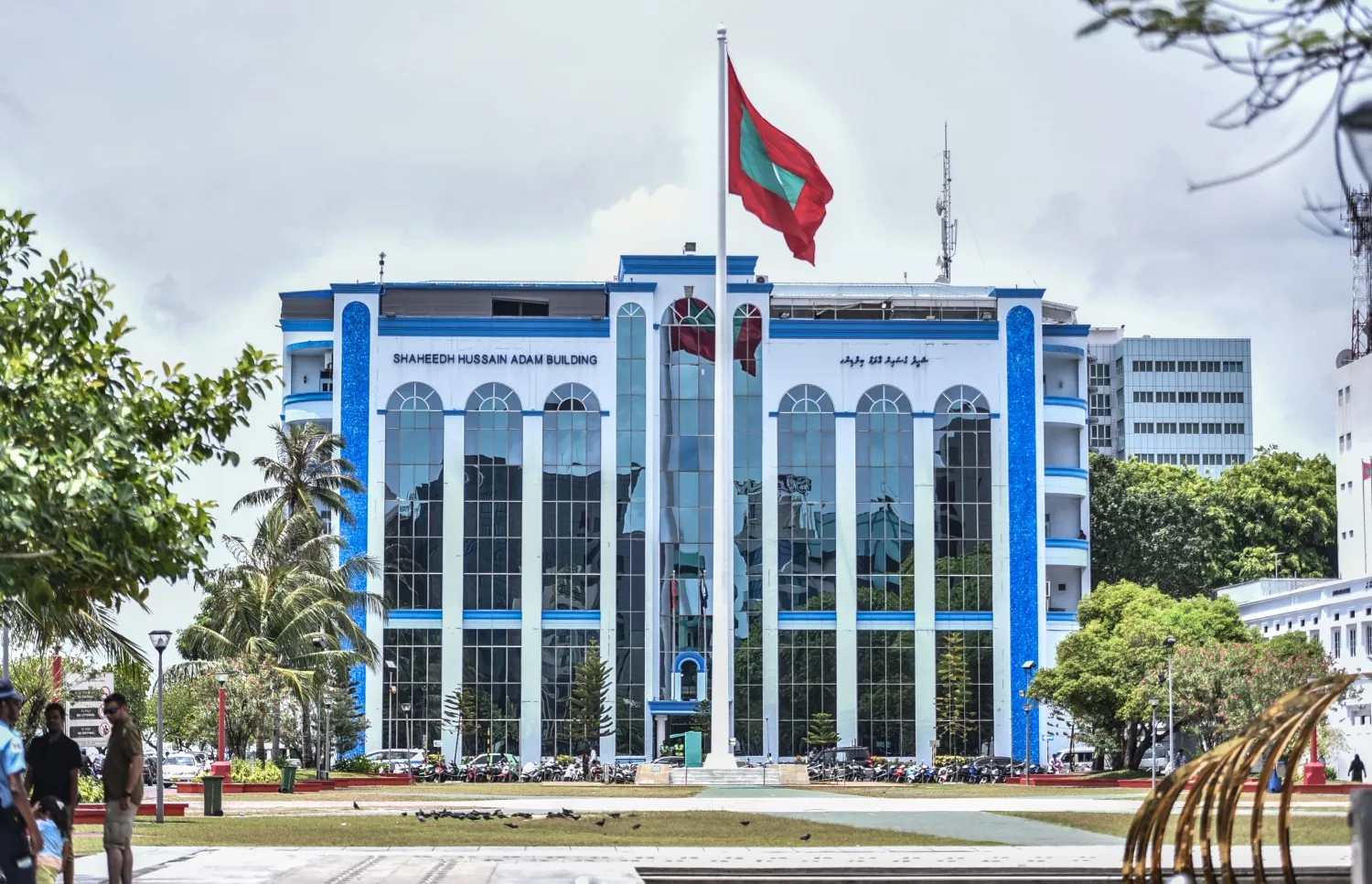 ފޯނެއް ފޭރިގަތް މީހަކު ހައްޔަރު ކޮށްފި