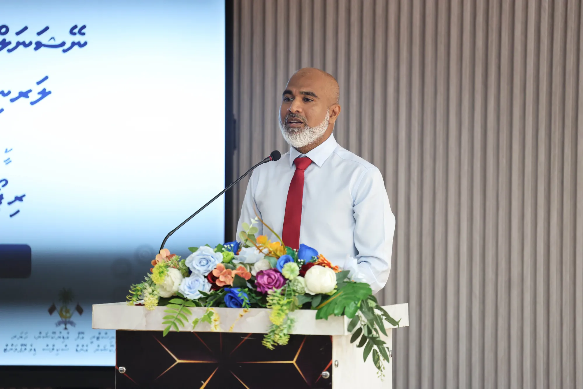 މިނިސްޓަރު އަހުމަދު ޝަފީއު -- ފޮޓޯ: އެޑިއުކޭޝަން މިނިސްޓަރު