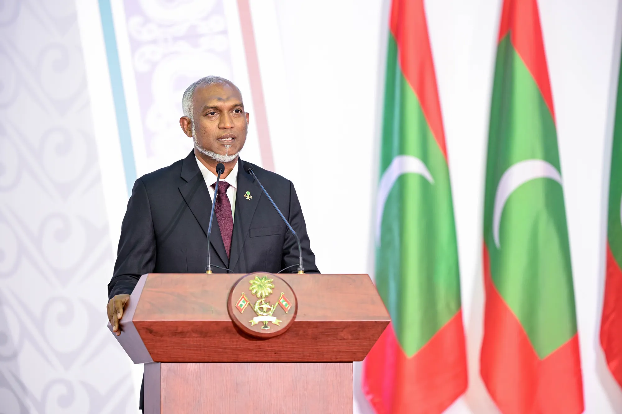 ޖުމްހޫރީ ދުވަހުގެ ރަސްމީ ޖަލްސާގައި ރައީސް ގައުމާ މުޙާތަބު ކުރެއްވުން- ފޮޓޯ: ރައީސް އޮފީސް