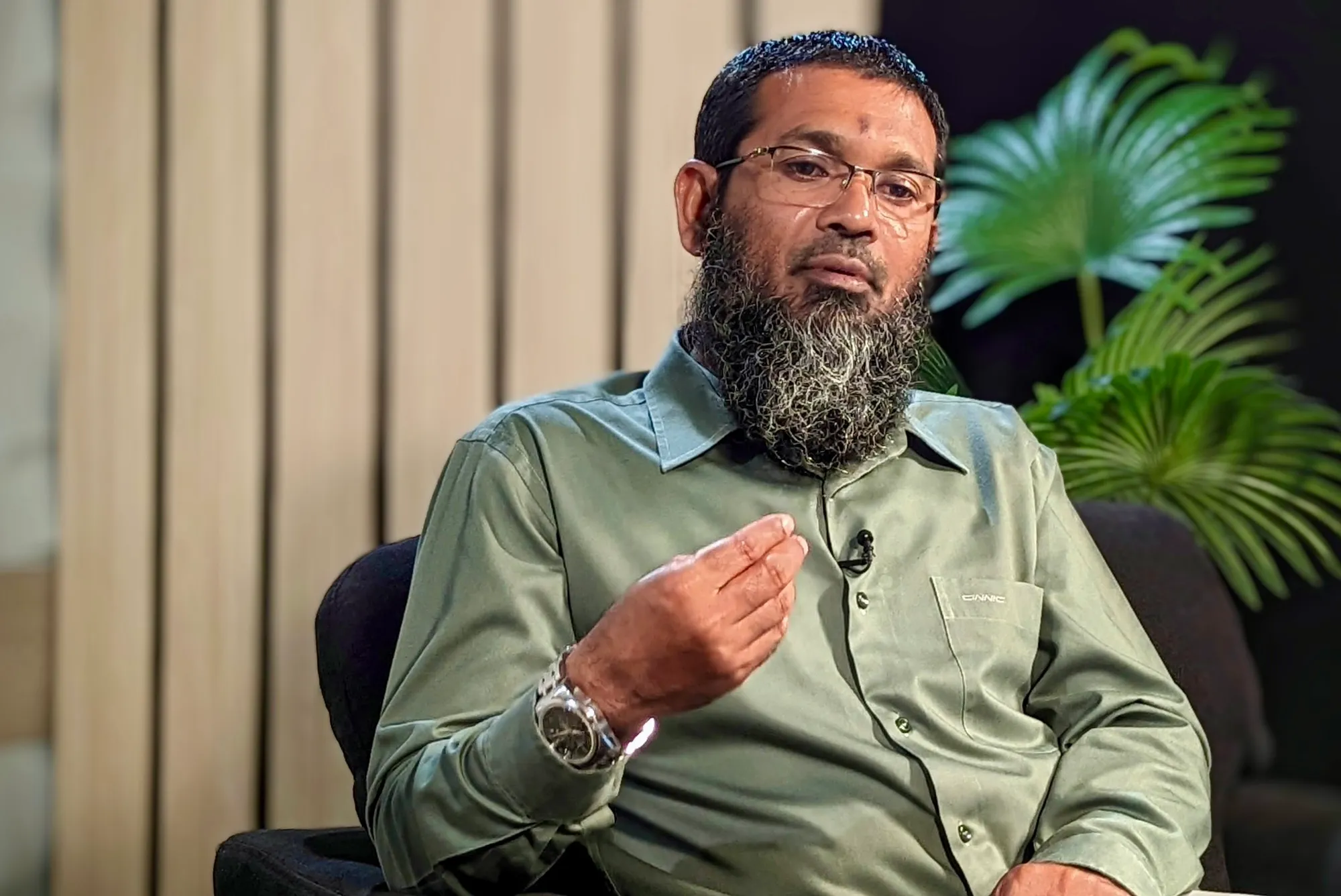 މަޤާމުގެ ޒާތީ މަޞްލަޙަތުގައި އަރާރުންވާން ތިބޭން ޤައުމުގެ ޙާލަތު ތަނެއް ނުދޭ: ޝެއިޚް ސަމީރު