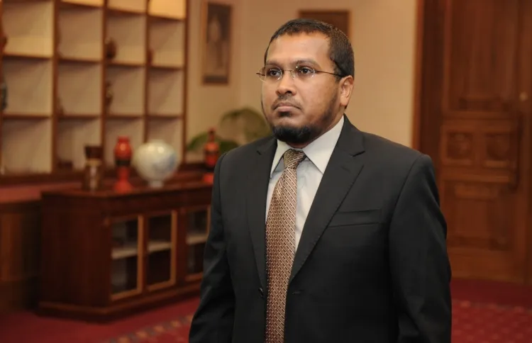 ކުރީގެ ފިނޭންސް މިނިސްޓަރ ޑރ އިނާޒްގެ ތާއީދު ރައީސް ޞާލިޙްއަށް